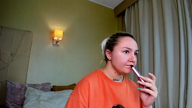 Snapshot of Debbie_Taylor chatting on December 7, 7:43 pm Debbie Taylor online show from December 7, 7:43 pm