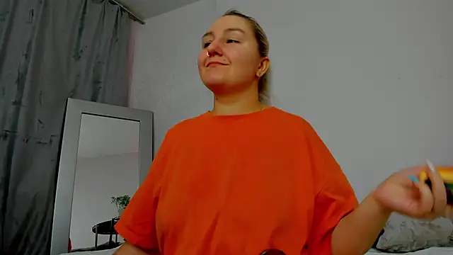 Snapshot of Debbie_Taylor chatting on December 9, 6:03 pm Debbie Taylor online show from December 9, 6:03 pm