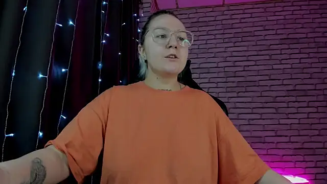 Snapshot of Debbie_Taylor chatting on January 4, 3:28 pm Debbie Taylor online show from January 4, 3:28 pm