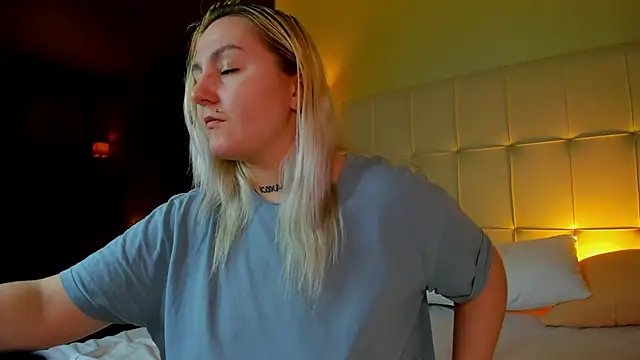 Snapshot of Debbie_Taylor chatting on October 6, 4:04 pm Debbie Taylor online show from October 6, 4:04 pm