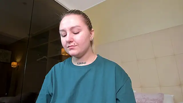 Snapshot of Debbie_Taylor chatting on October 16, 5:03 pm Debbie Taylor online show from October 16, 5:03 pm