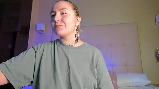 Snapshot of Debbie_Taylor chatting on October 21, 5:13 pm Debbie Taylor online show from October 21, 5:13 pm