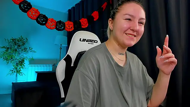 Snapshot of Debbie_Taylor chatting on October 31, 3:02 pm Debbie Taylor online show from October 31, 3:02 pm