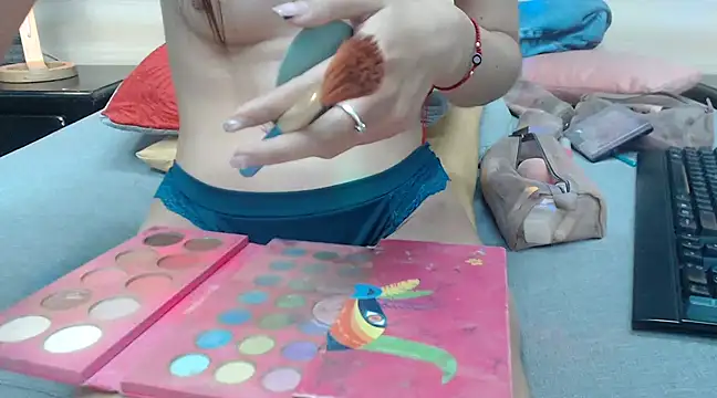 nahomibecker online show from February 4, 1:13 am