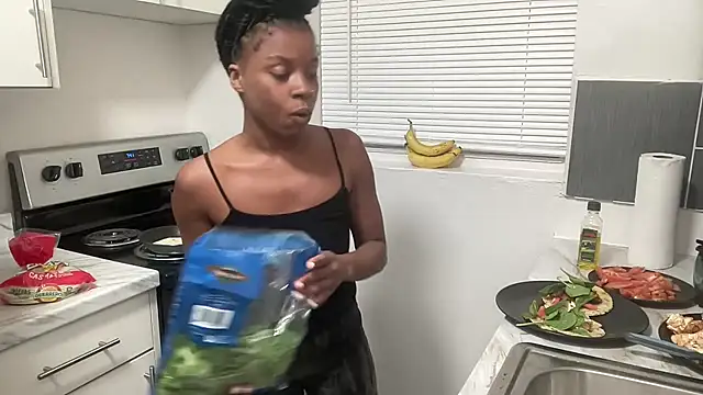 Snapshot of miamiworld chatting on March 21, 11:34 pm miamiworld online show from March 21, 11:34 pm