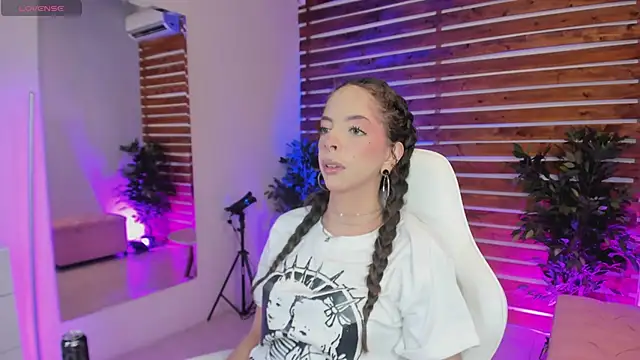 Snapshot of Sapphire_Venuss chatting on February 22, 11:58 pm Sapphire Venuss online show from February 22, 11:58 pm