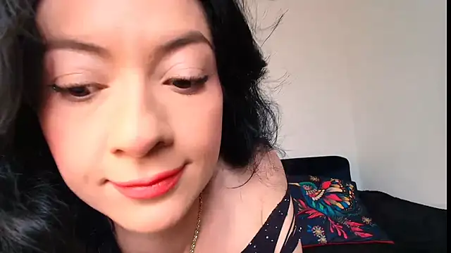 Snapshot of miabeautyxx chatting on March 10, 2:11 pm miabeautyxx online show from March 10, 2:11 pm