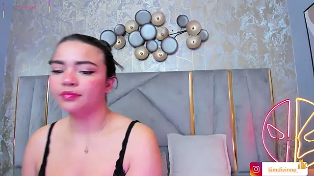 KimDevinne online show from September 27, 3:00 am