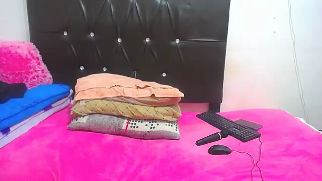 BigbootyNickyx online show from March 12, 11:01 pm