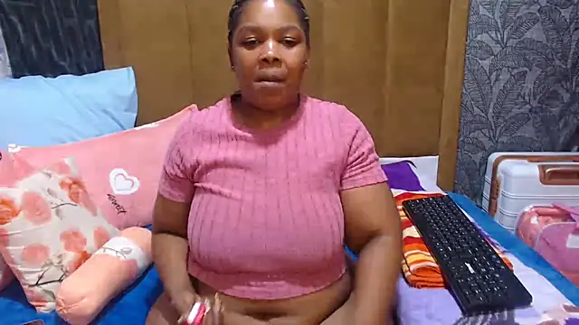 Snapshot of BigbootyNickyx chatting on April 12, 7:52 pm BigbootyNickyx online show from April 12, 7:52 pm