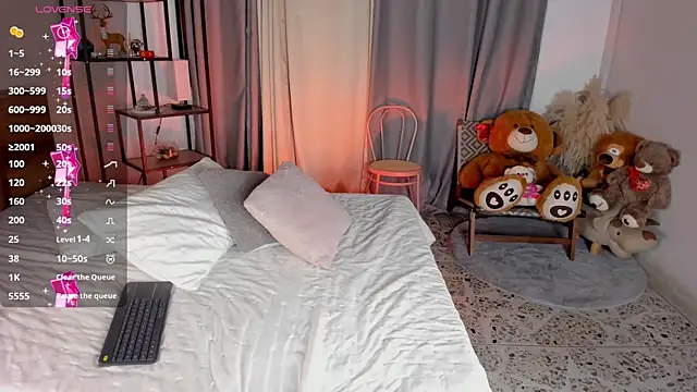 Snapshot of amber_maxwell chatting on July 23, 9:24 pm amber maxwell online show from July 23, 9:24 pm