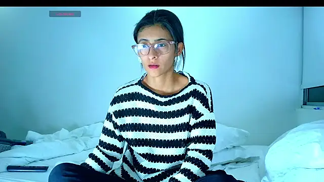 Snapshot of thedianakaro chatting on October 11, 4:44 am thedianakaro online show from October 11, 4:44 am