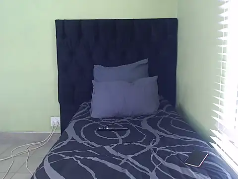 ThickPearlx23 online show from November 3, 7:42 am