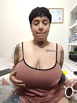 Snapshot of KatInk chatting on November 24, 11:32 am KatInk online show from November 24, 11:32 am