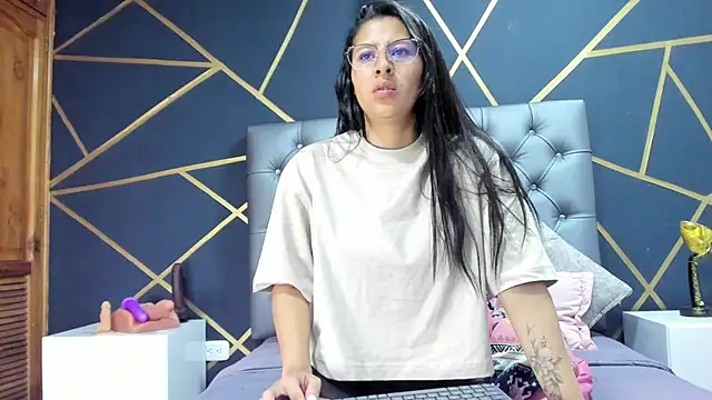 Luci And Sofi online show from January 18, 7:37 pm