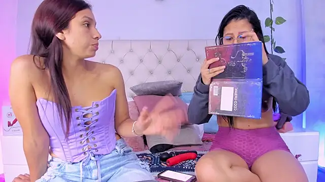 Luci And Sofi online show from March 7, 2:34 pm
