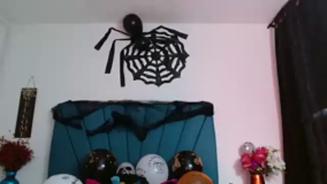 Snapshot of Dubraska1 chatting on October 31, 6:53 pm Dubraska1 online show from October 31, 6:53 pm