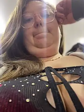 Chloee ep online show from December 22, 1:34 am