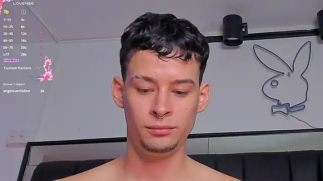 JadeSmiith  online show from December 18, 12:32 am