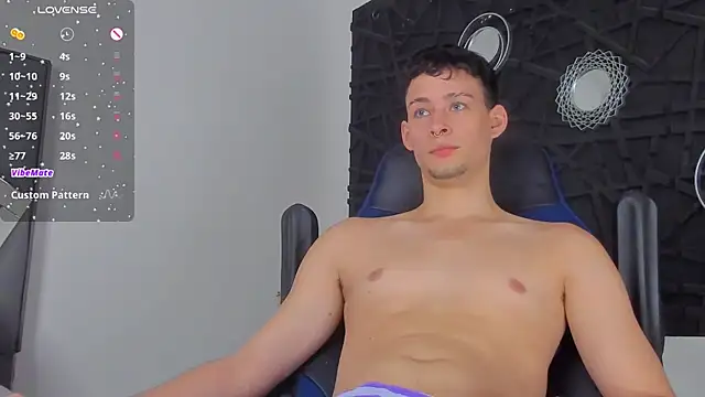 JadeSmiith  online show from January 7, 8:31 pm