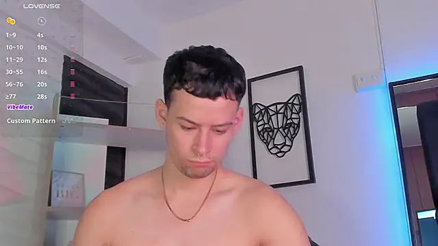 JadeSmiith  online show from February 19, 10:20 pm