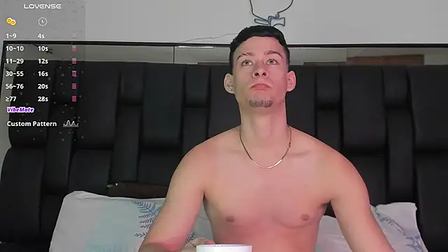 JadeSmiith  online show from February 25, 10:07 pm