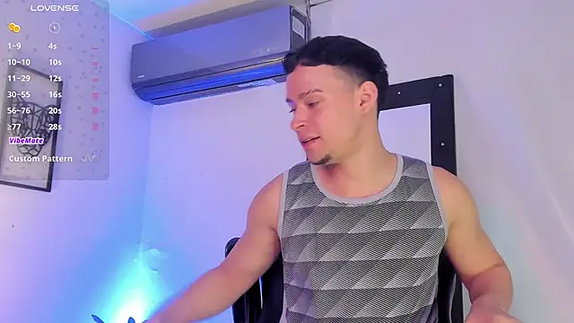 JadeSmiith  online show from March 5, 9:59 pm