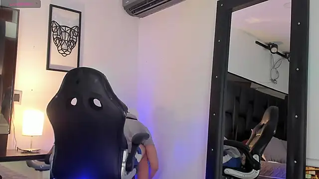 JadeSmiith  online show from March 8, 10:34 pm