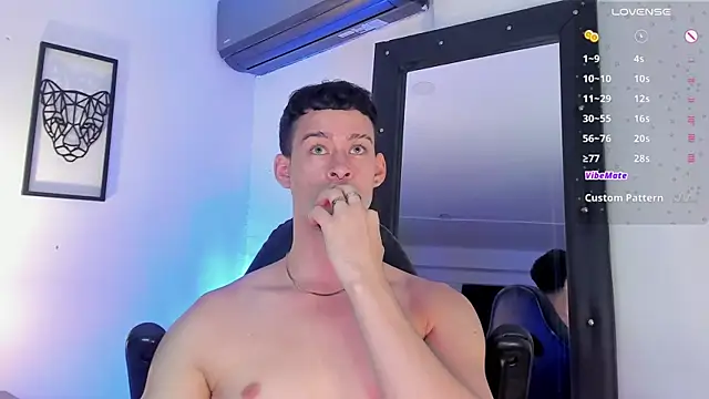 JadeSmiith  online show from March 13, 1:10 am