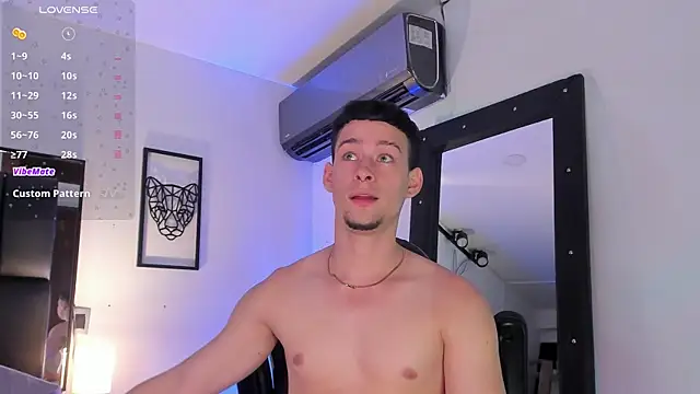 JadeSmiith  online show from March 14, 1:59 am