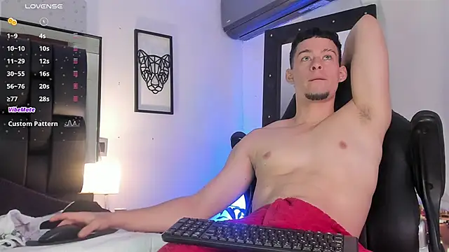 JadeSmiith  online show from March 22, 10:15 pm