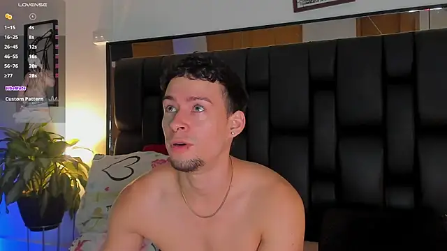 JadeSmiith  online show from November 25, 10:43 pm