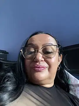 Gia Nahomi online show from December 13, 8:37 pm