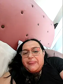 Gia Nahomi online show from February 4, 3:15 pm