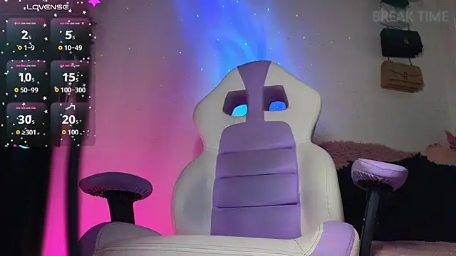 Snapshot of Alahia7demon chatting on November 28, 4:31 pm Alahia7demon online show from November 28, 4:31 pm