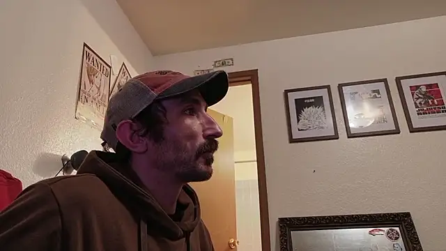 Snapshot of SlammyDjr chatting on March 18, 6:27 am SlammyDjr online show from March 18, 6:27 am