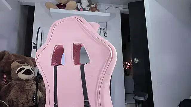 emily palmeer online show from December 31, 10:15 am