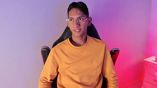 Snapshot of Nick_Collins18 chatting on October 7, 8:39 pm Nick Collins18 online show from October 7, 8:39 pm