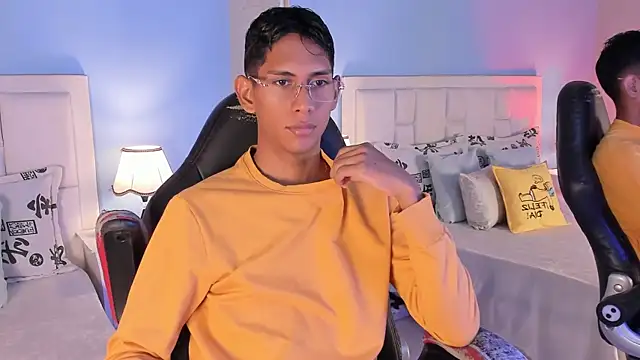 Snapshot of Nick_Collins18 chatting on October 13, 5:35 pm Nick Collins18 online show from October 13, 5:35 pm