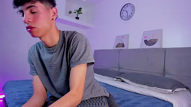 NeoRaptis online show from December 11, 8:07 pm