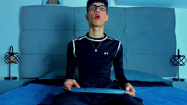 NeoRaptis online show from March 8, 8:03 pm