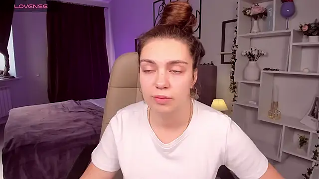 DaniellaLovely online show from September 21, 10:50 am