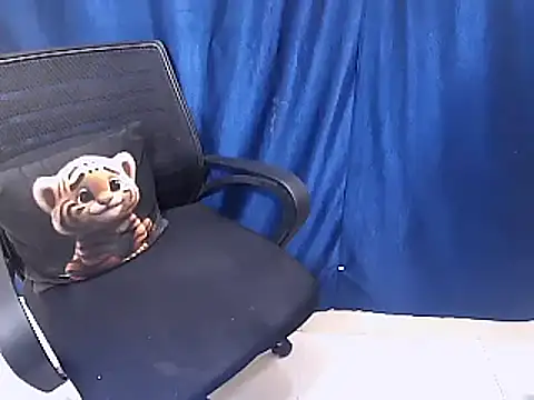 cutie-pie8 online show from February 28, 8:18 pm