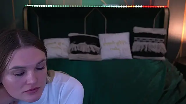 KateSly online show from November 5, 7:30 am