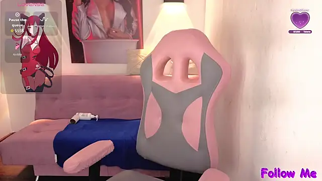 vittorialombardi   online show from November 7, 8:14 am