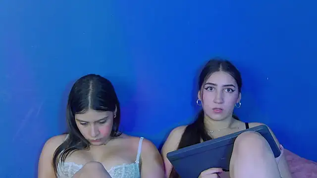 zoee moretti online show from February 26, 7:27 pm