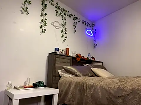 Kittyymaze1 online show from October 20, 1:11 pm