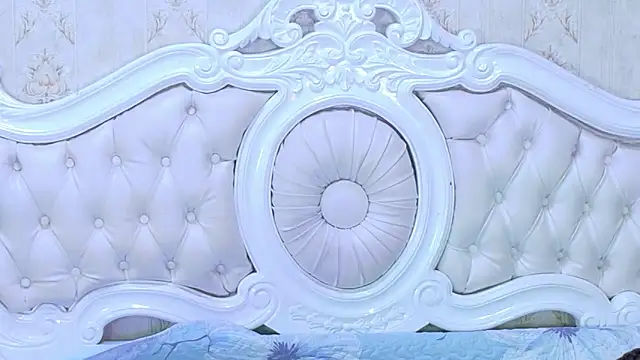 TiaraRosse online show from December 1, 2:11 pm