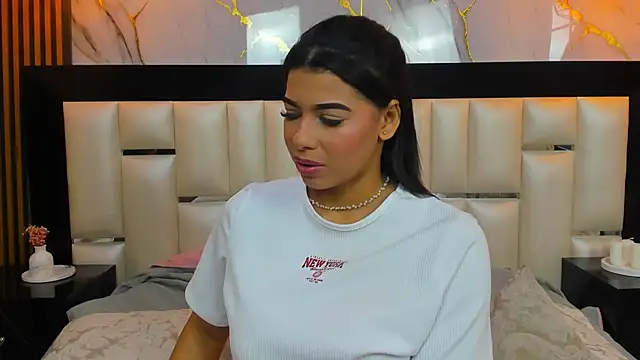 TiaraRosse online show from December 5, 5:05 am