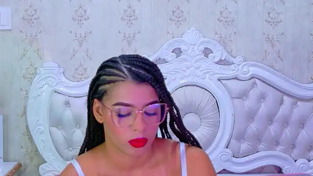 TiaraRosse online show from December 15, 4:11 pm